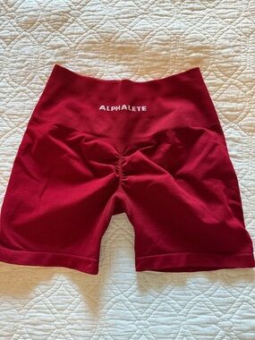 Alphalete Amplify Shorts Berry Red
